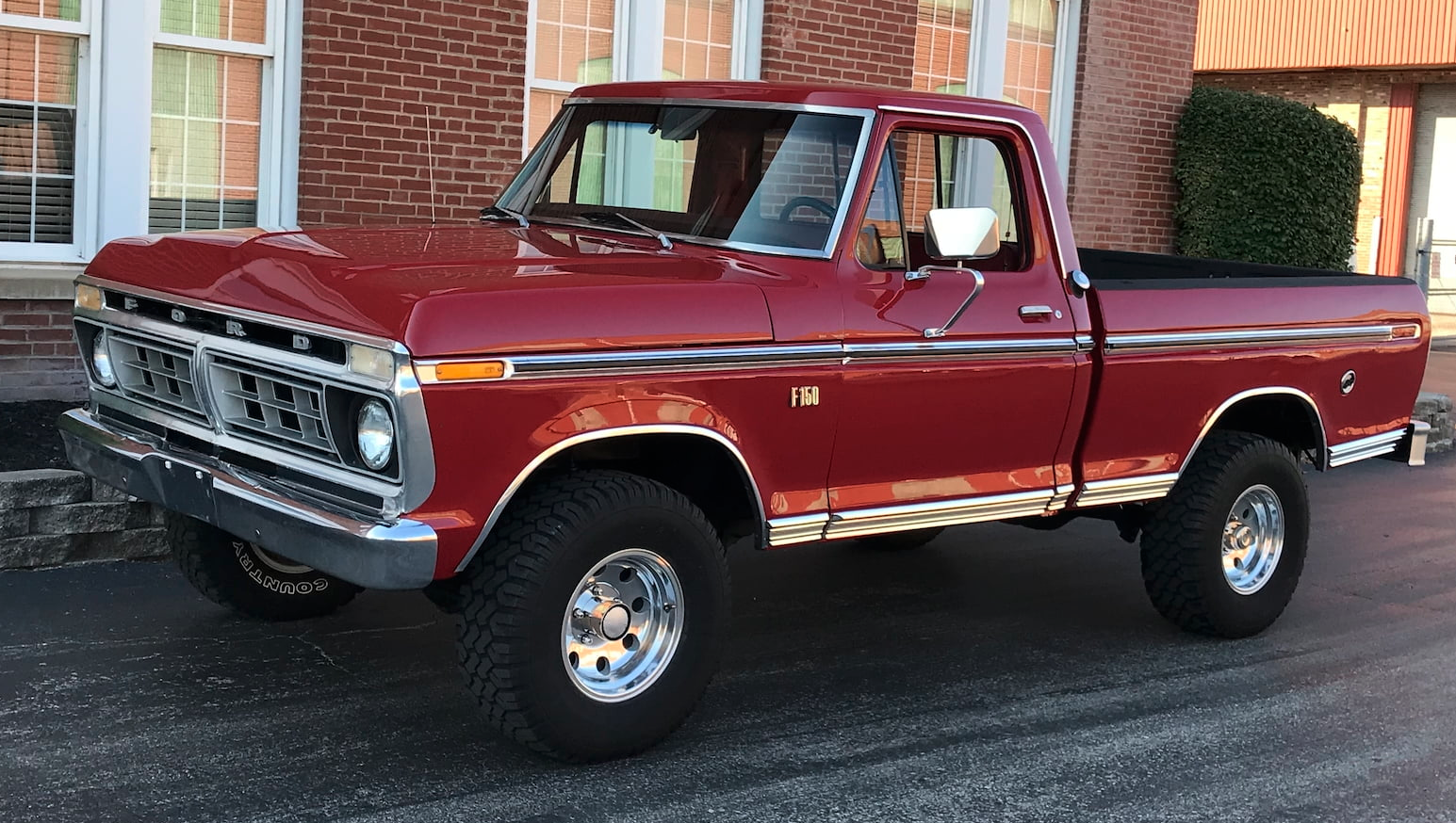 Ford_truck_history_1976_F150